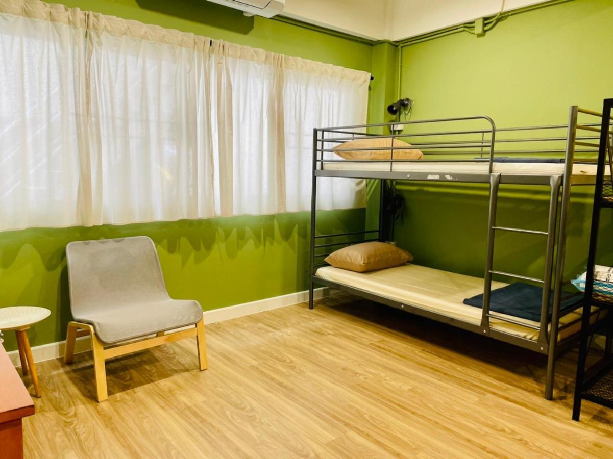 Grasshopper Bed And Cafe Hotel Pak Kret Exterior photo