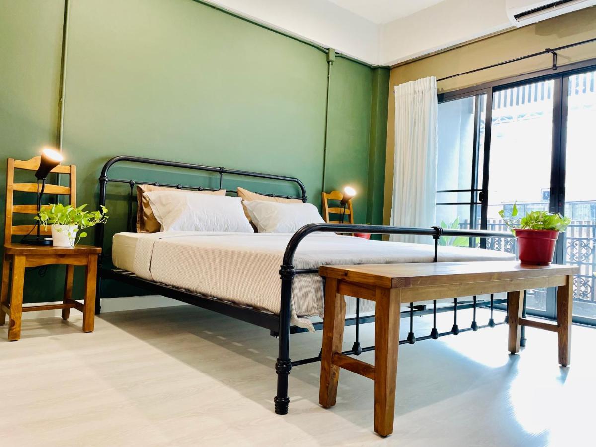 Grasshopper Bed And Cafe Hotel Pak Kret Exterior photo