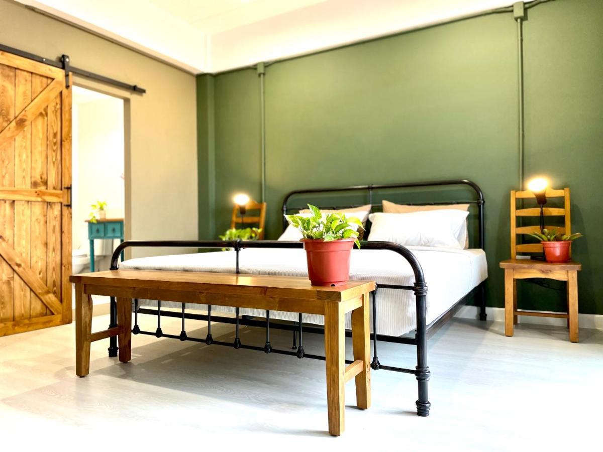 Grasshopper Bed And Cafe Hotel Pak Kret Exterior photo