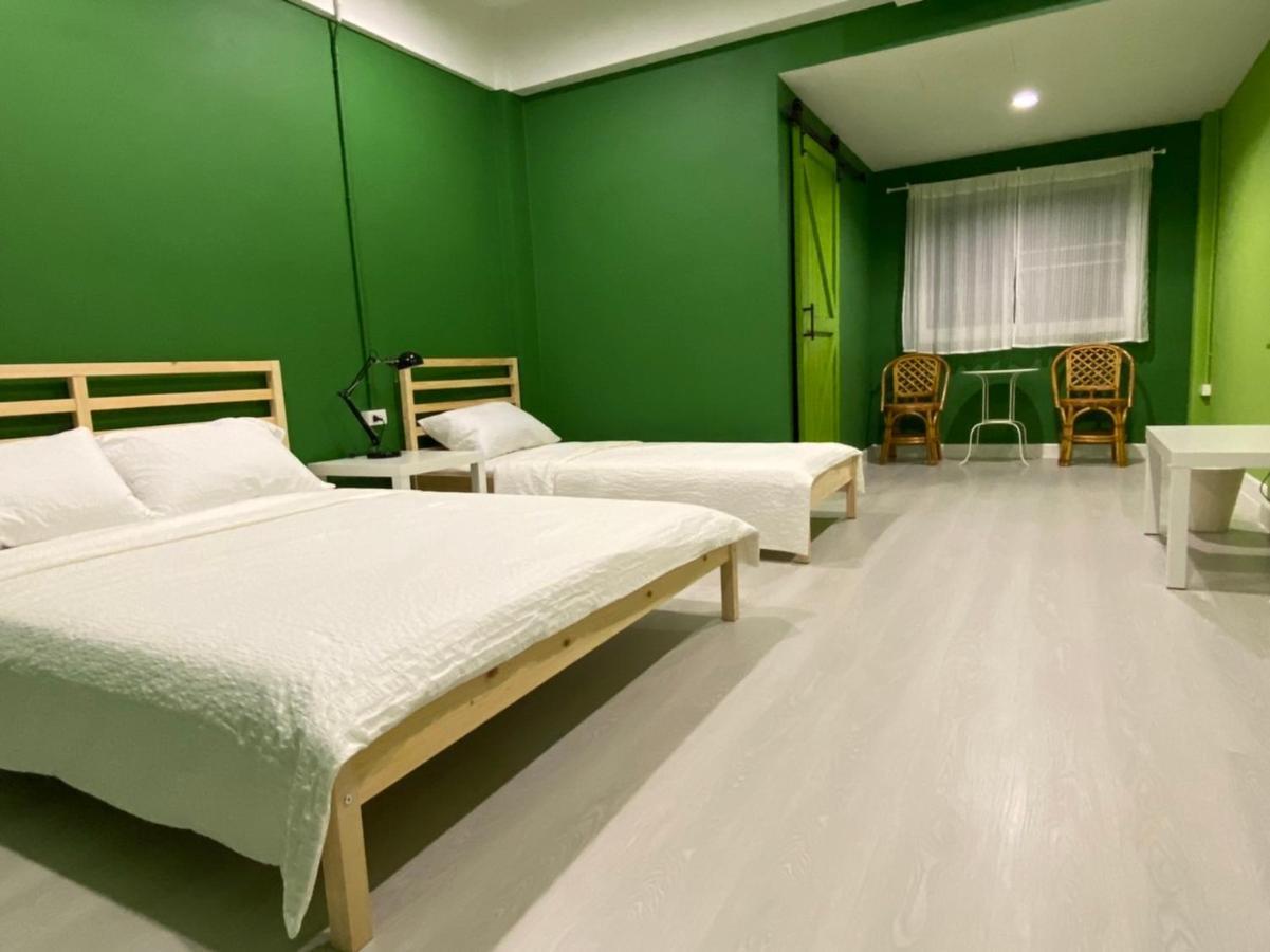Grasshopper Bed And Cafe Hotel Pak Kret Exterior photo